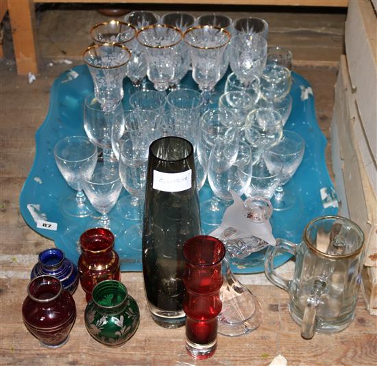 Qty of mixed glassware